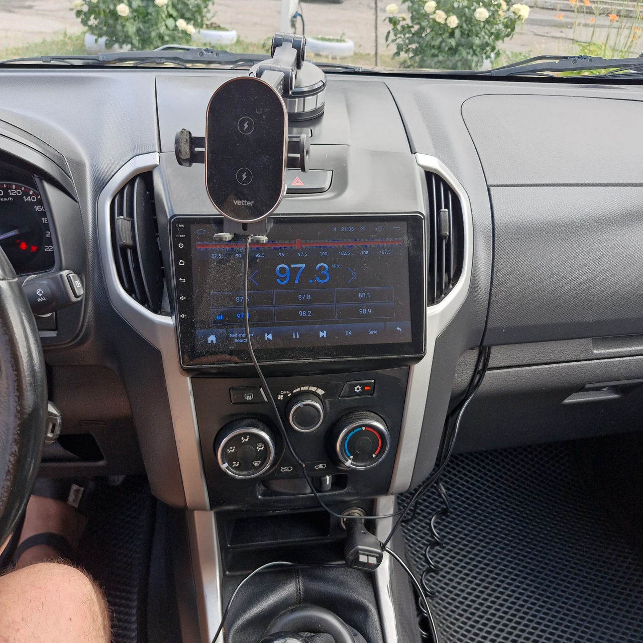 Isuzu D-Max фото 10