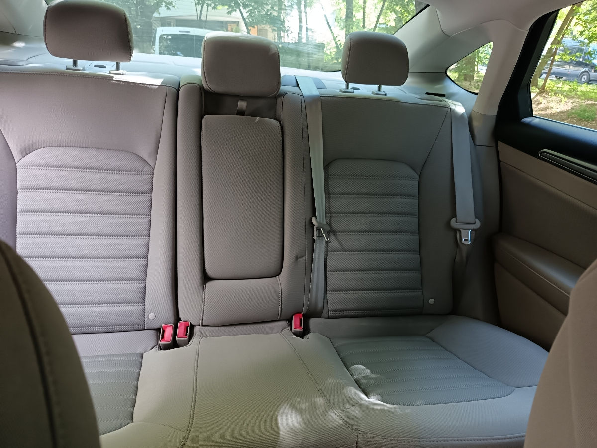 Ford Fusion 2017 г. с пробегом 143587 км, Гибрид, 10500