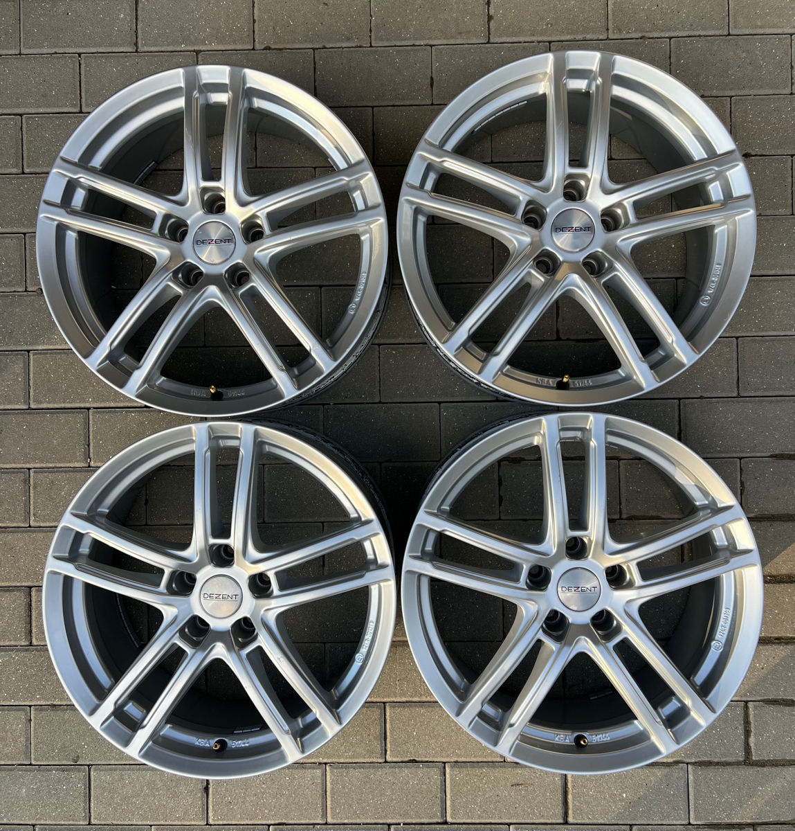Dezent R18 5/112 Mercedes Audi Skoda VW фото 1