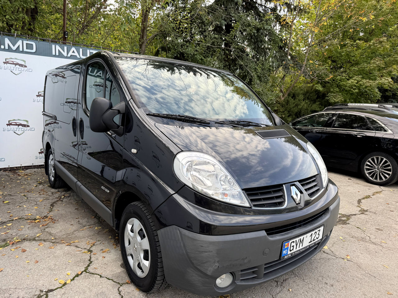 Renault Trafic 6 locuri foto 2