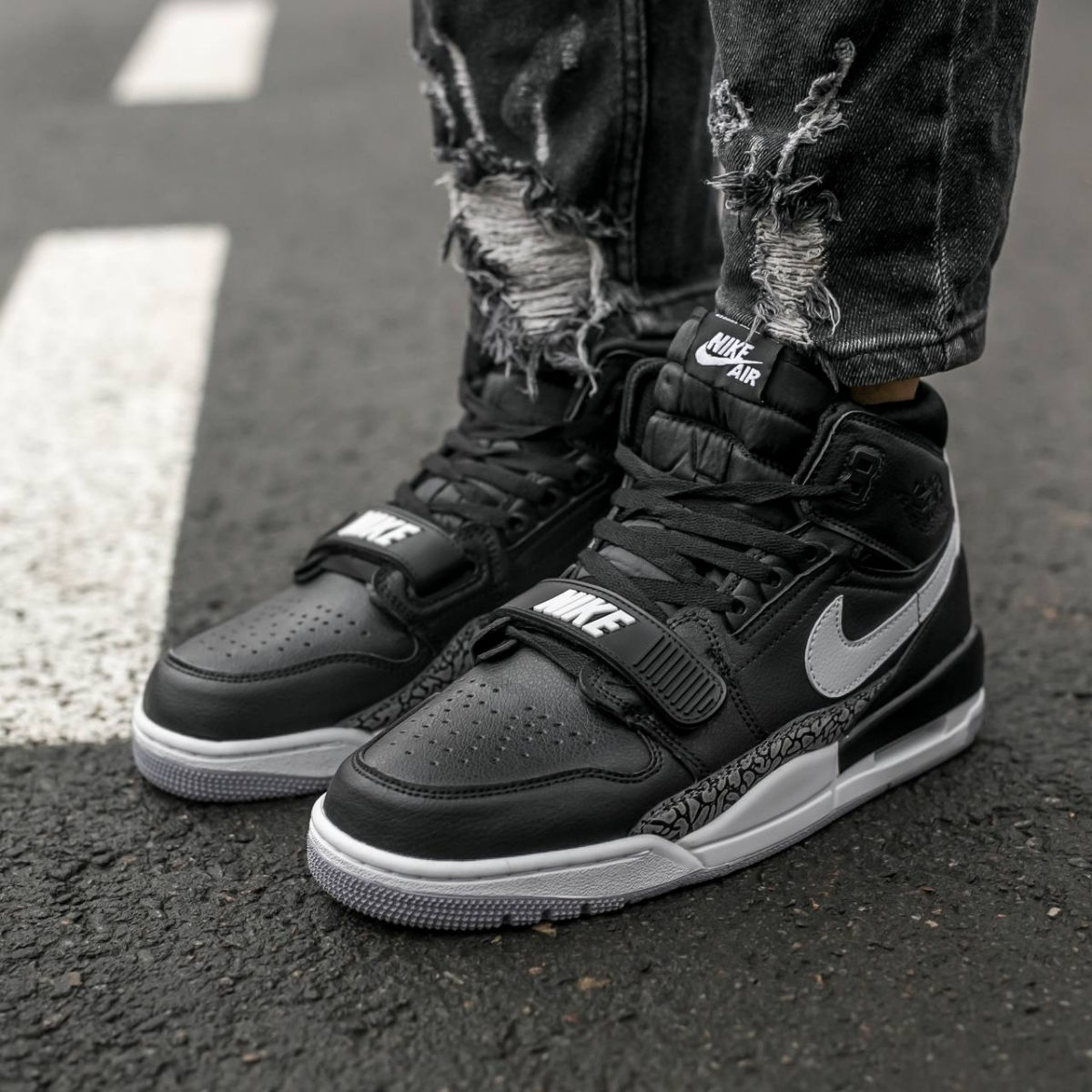 Nike Air Jordan Legacy Black/White foto 4