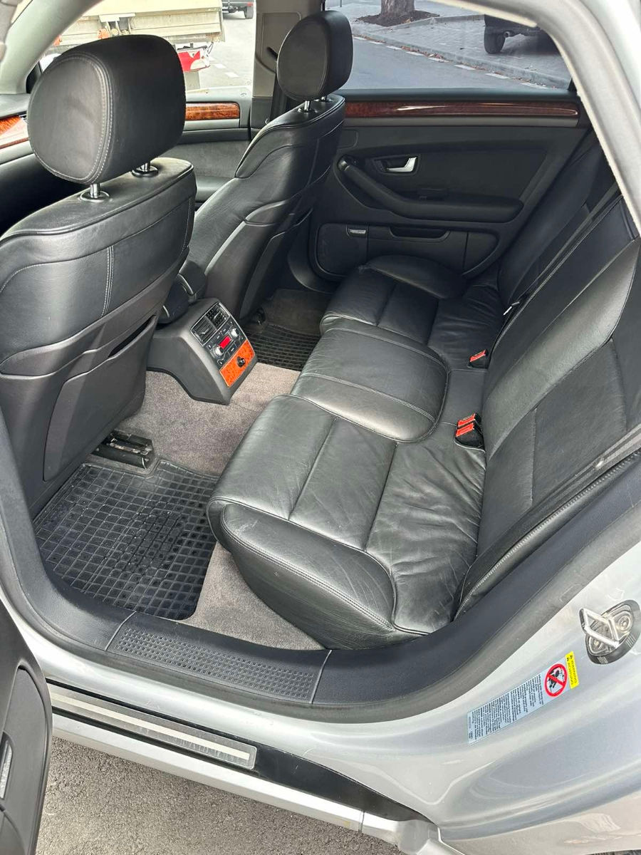 Audi A8 фото 5