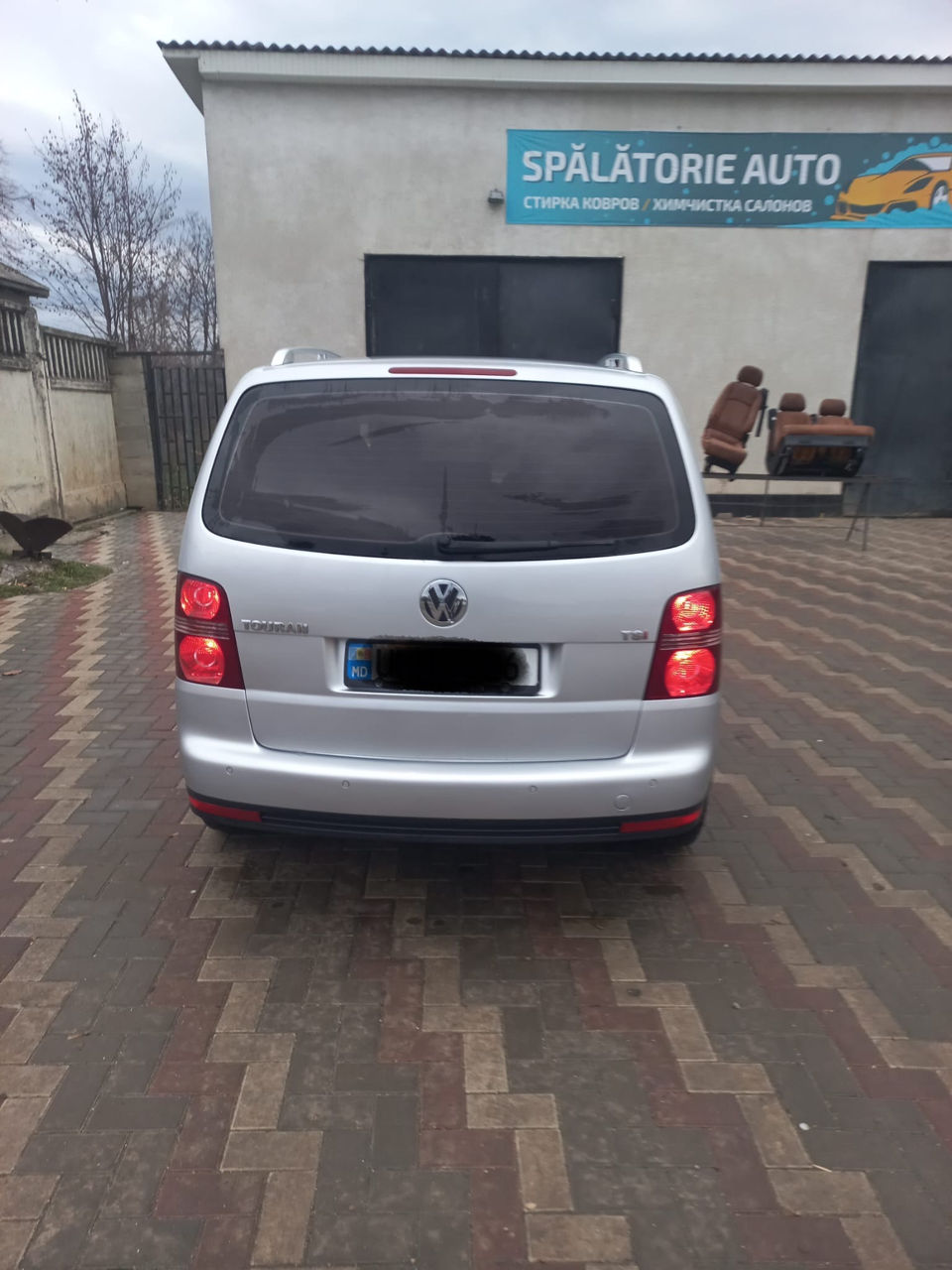 Volkswagen Touran foto 2