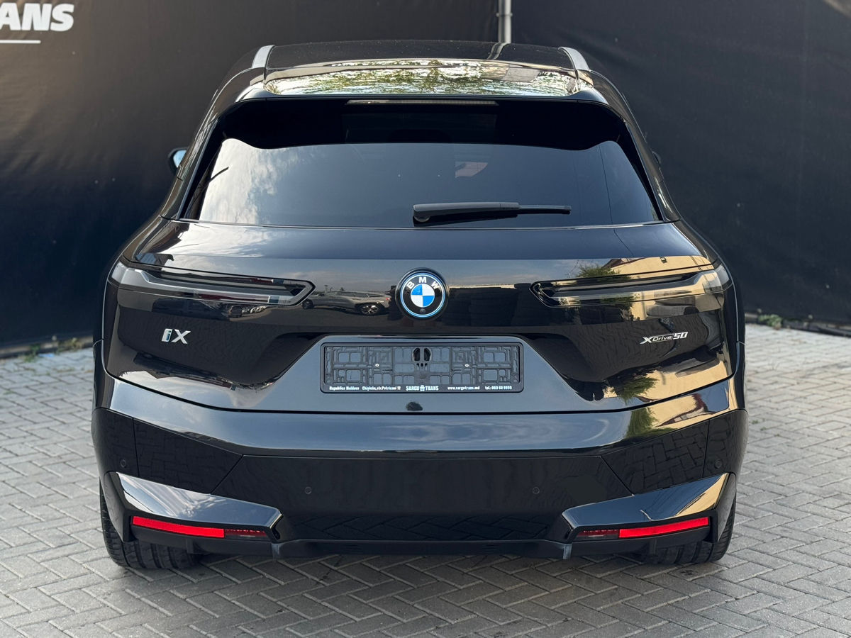 BMW iX фото 4