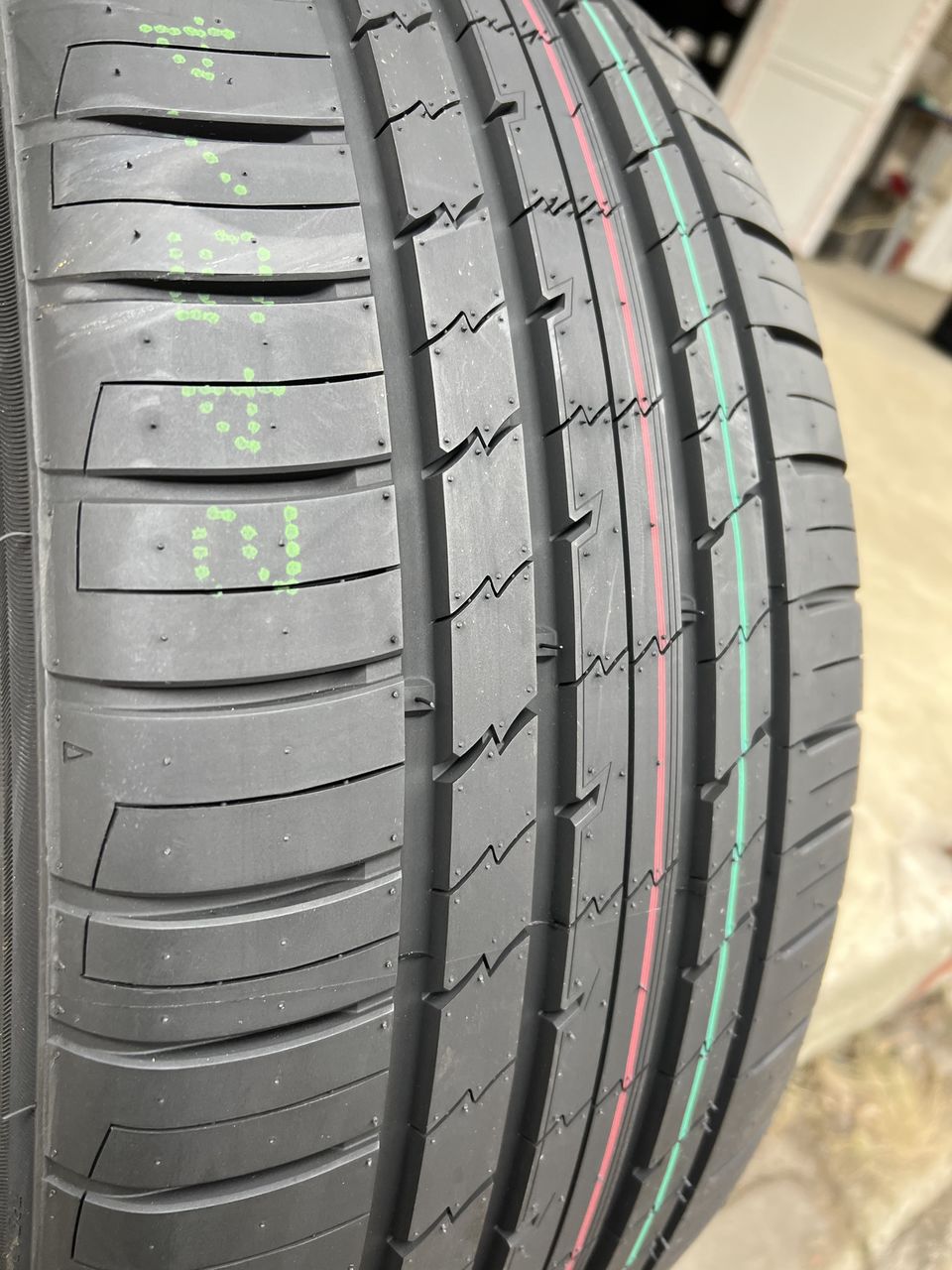 245/40 R21 Tracmax Xprivilo RS01+/ Доставка, livrare toata Moldova foto 2