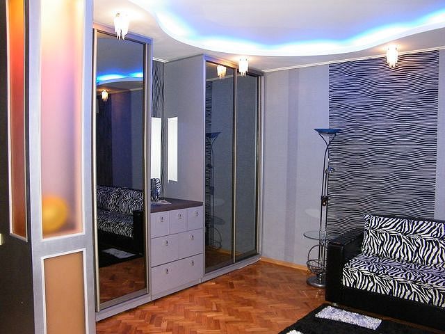 Apartament in Centru, 1-odai, 25 Euro pe zi, confortabil, spatios, cu amplasare in zona foarte buna! foto 1