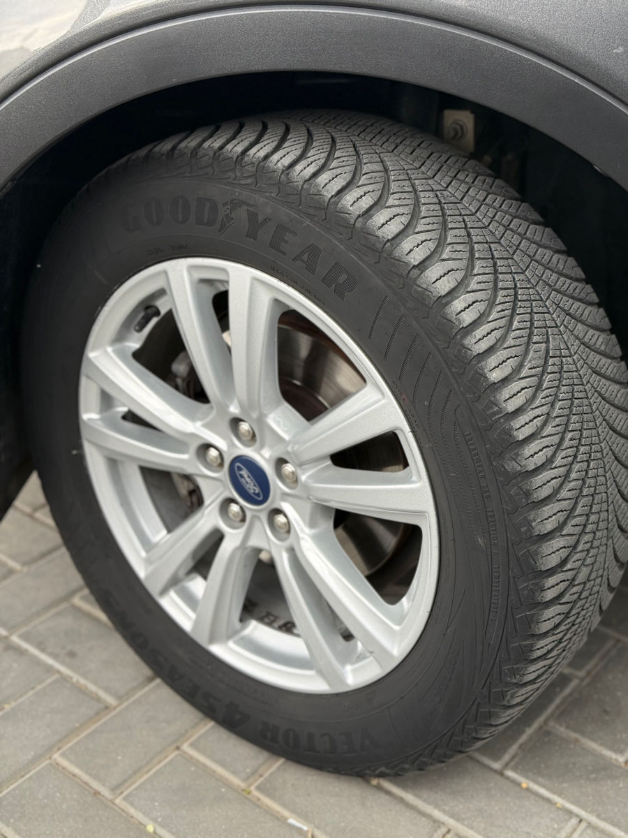 Ford Kuga фото 14