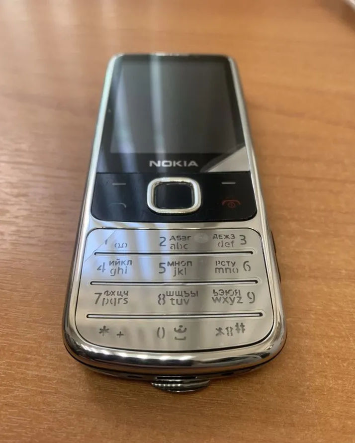 Nokia 6700 Gold Edition-Business-Class-Новый телефон-Работает и 3-G диапазоне-Золото-Серебро-Чёрный. фото 2