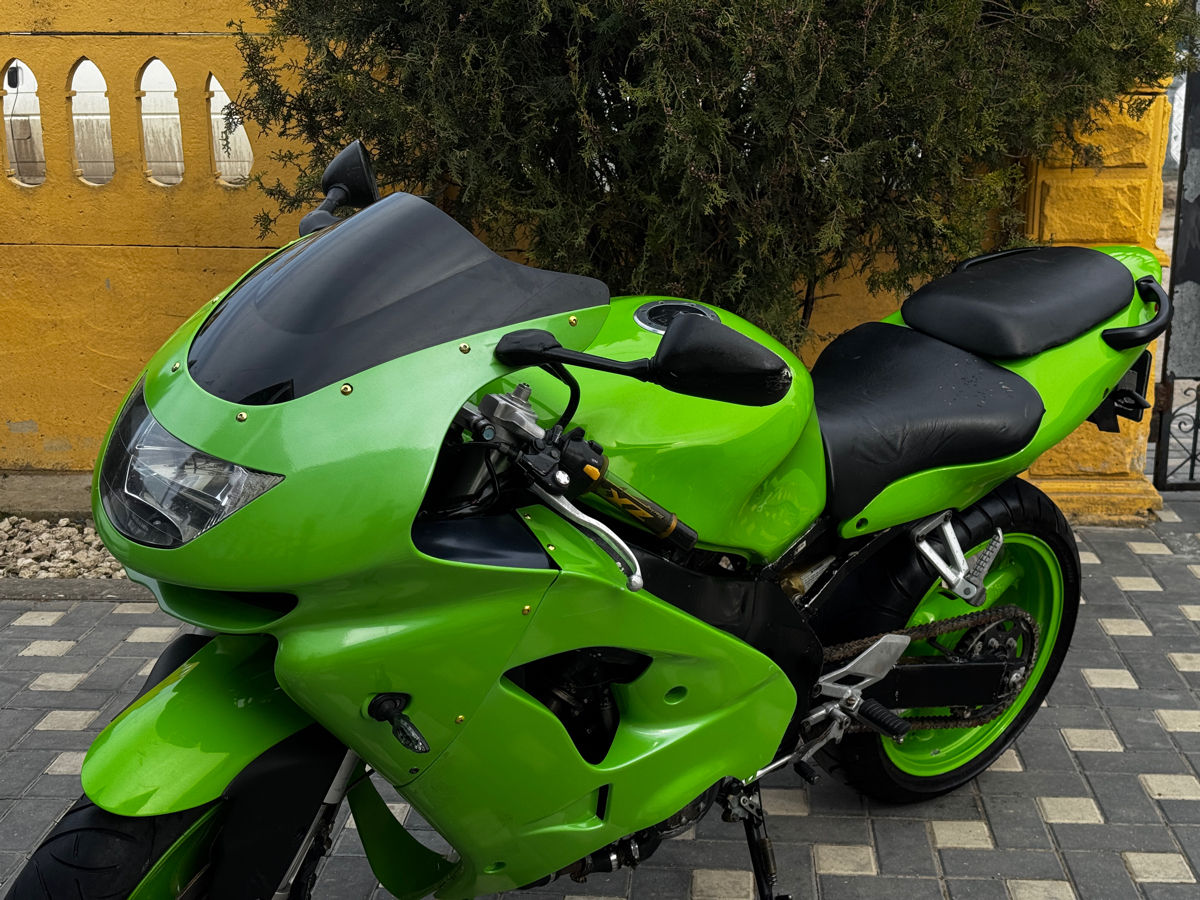 Kawasaki Zx-9R an. 2004 cu rulaj 15000 km, 3450 €