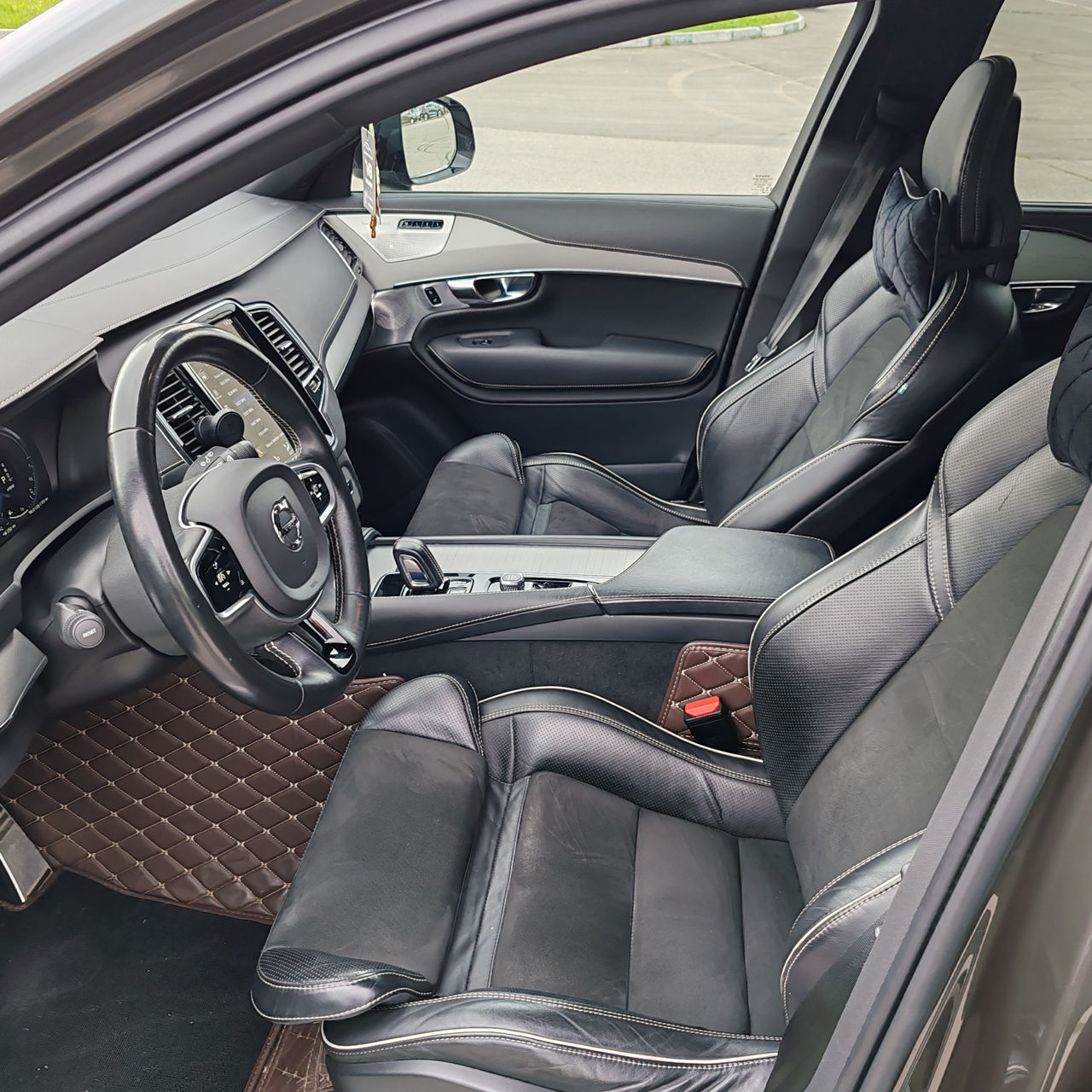 Volvo XC90 foto 8