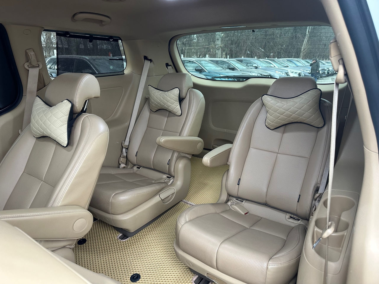 KIA Carnival фото 17
