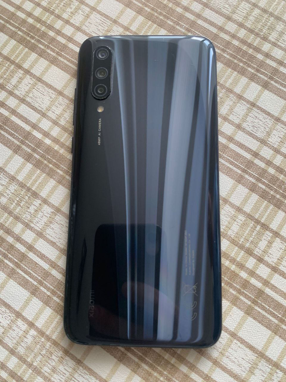 Продам телефон Xiaomi Mi 9 lite 64 GB