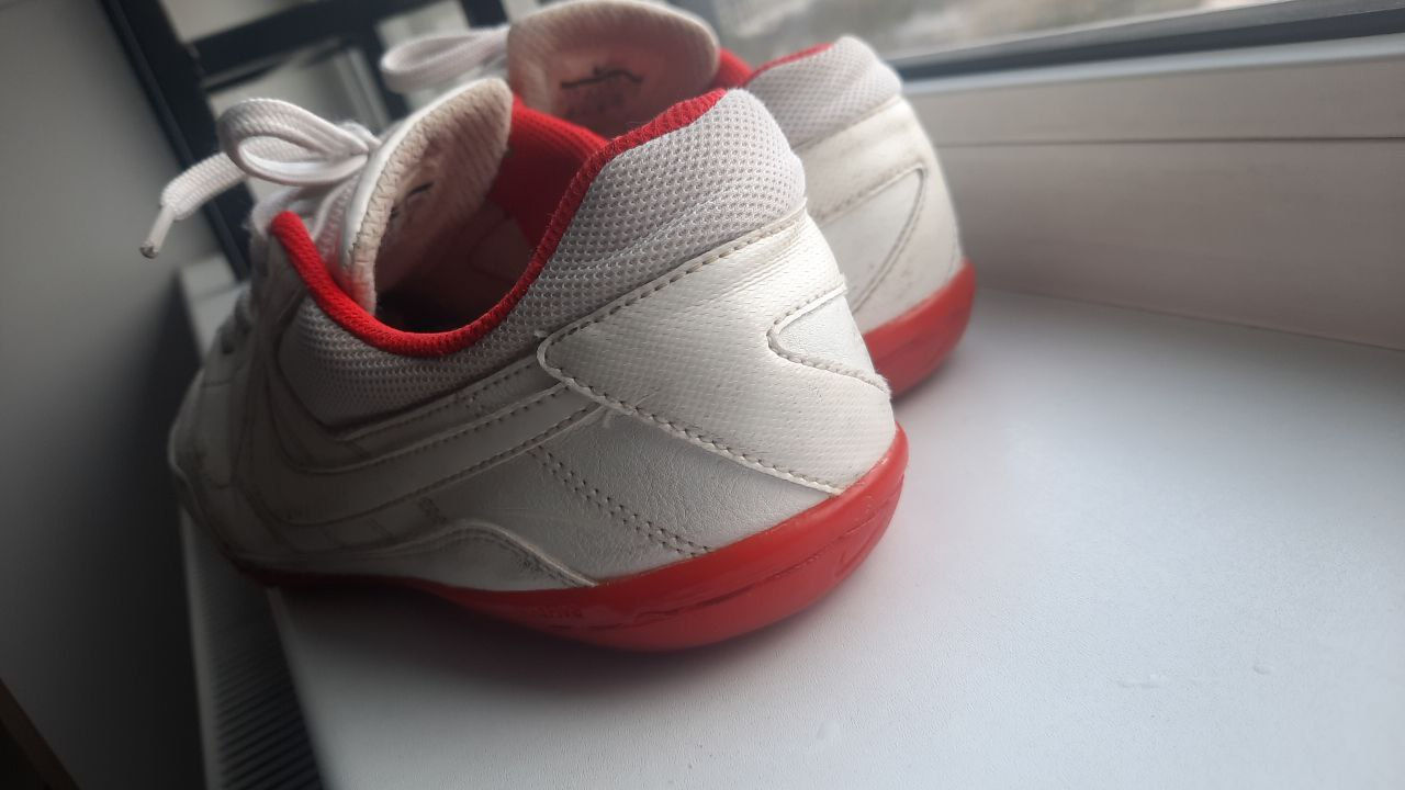 Vând ghete pentru futsal (fotbal sala - pe parchet) Nike 5 T-1 Mărimea 40.5 foto 1