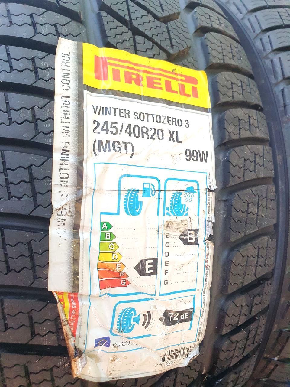 R20 245/40 Зимние шины Pirelli