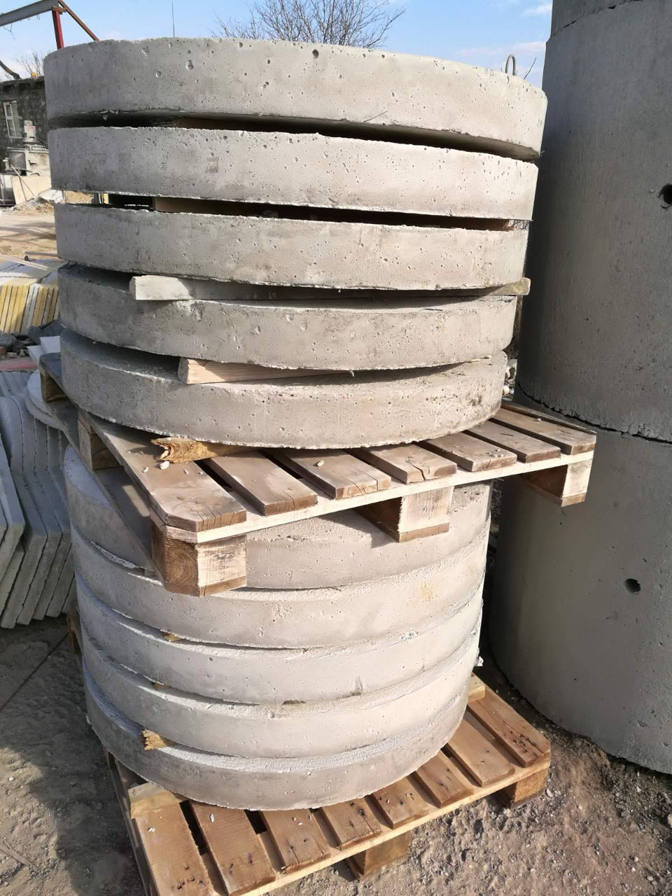 Producem tuburi din beton si capace pentru fantani, podete, canalizari etc. foto 4