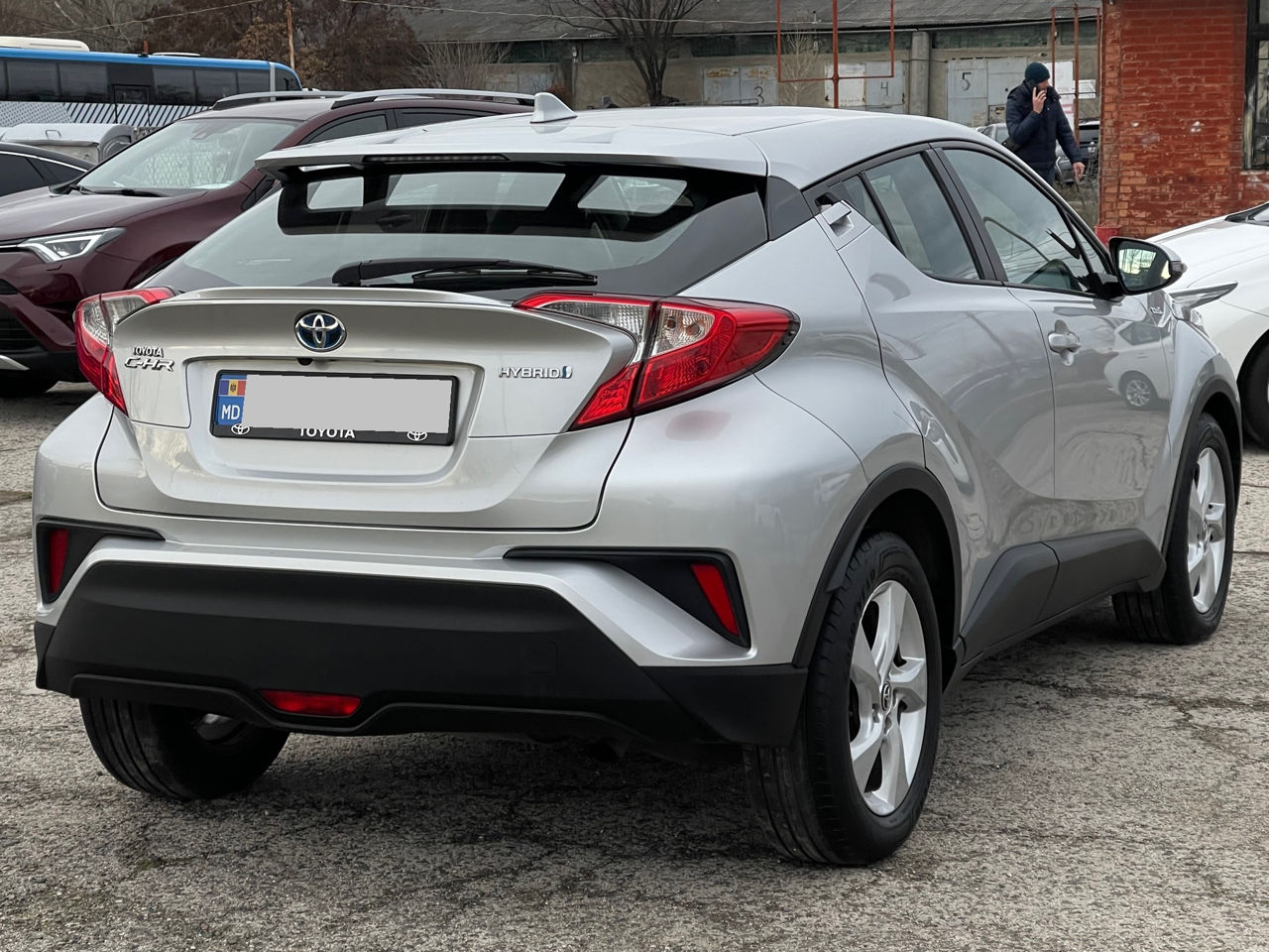 Toyota C-HR foto 2