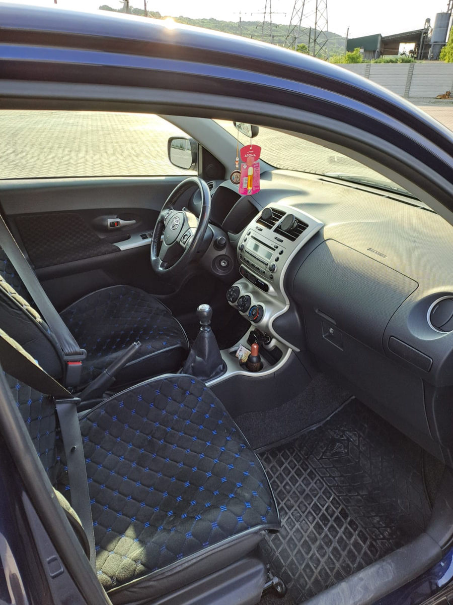 Toyota Urban Cruiser фото 8