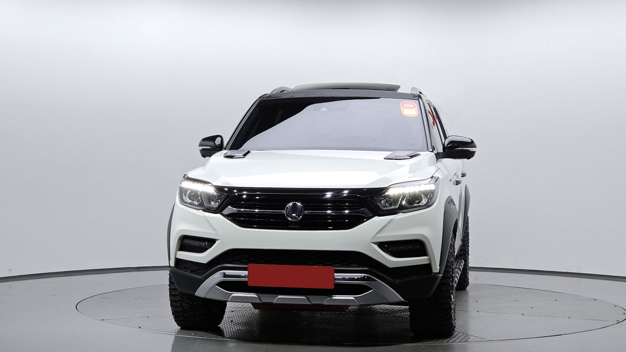 Ssangyong Rexton фото 1