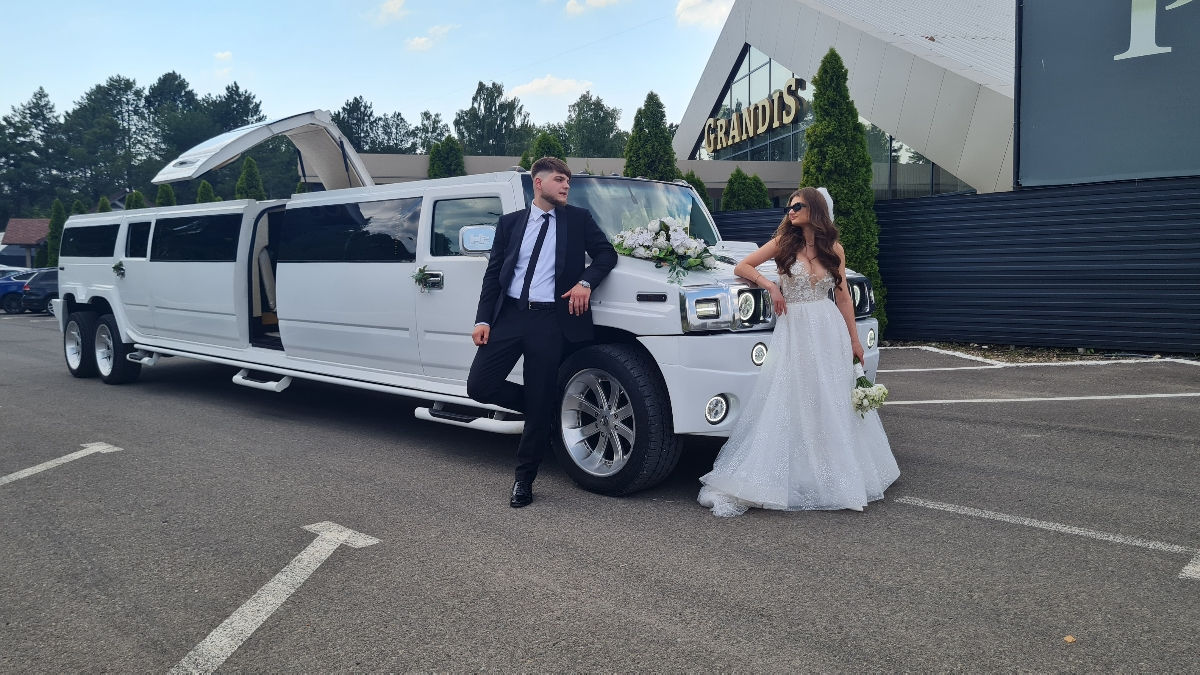 Limuzina Cadillac Escalade foto 5