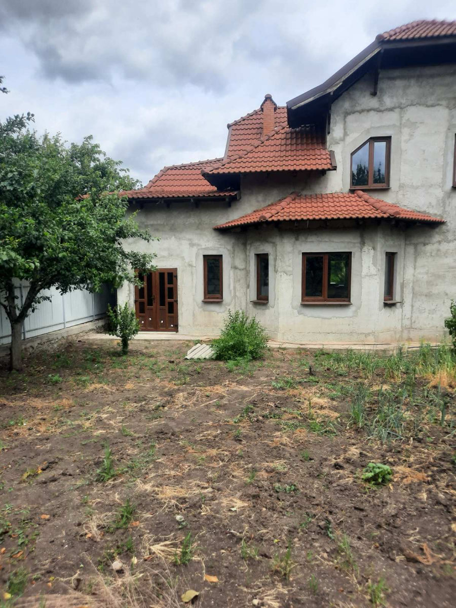Casa in zona rezidentiala de Lux a orasului Floresti! foto 9