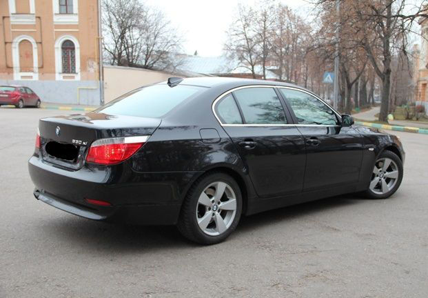 BMW 5 Series foto 1