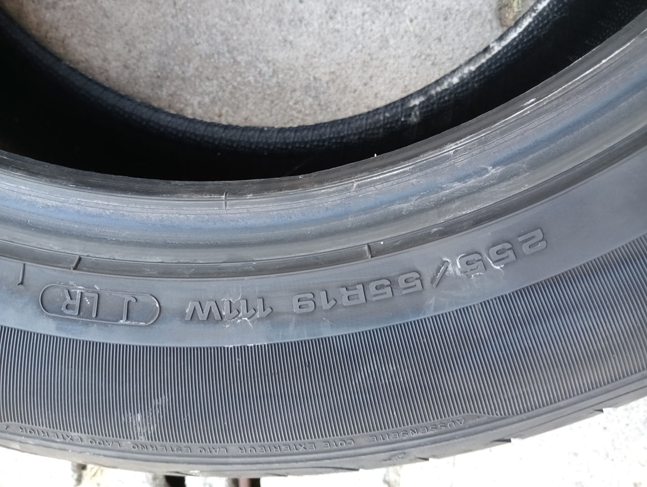 255 55 R19 Goodyear foto 2