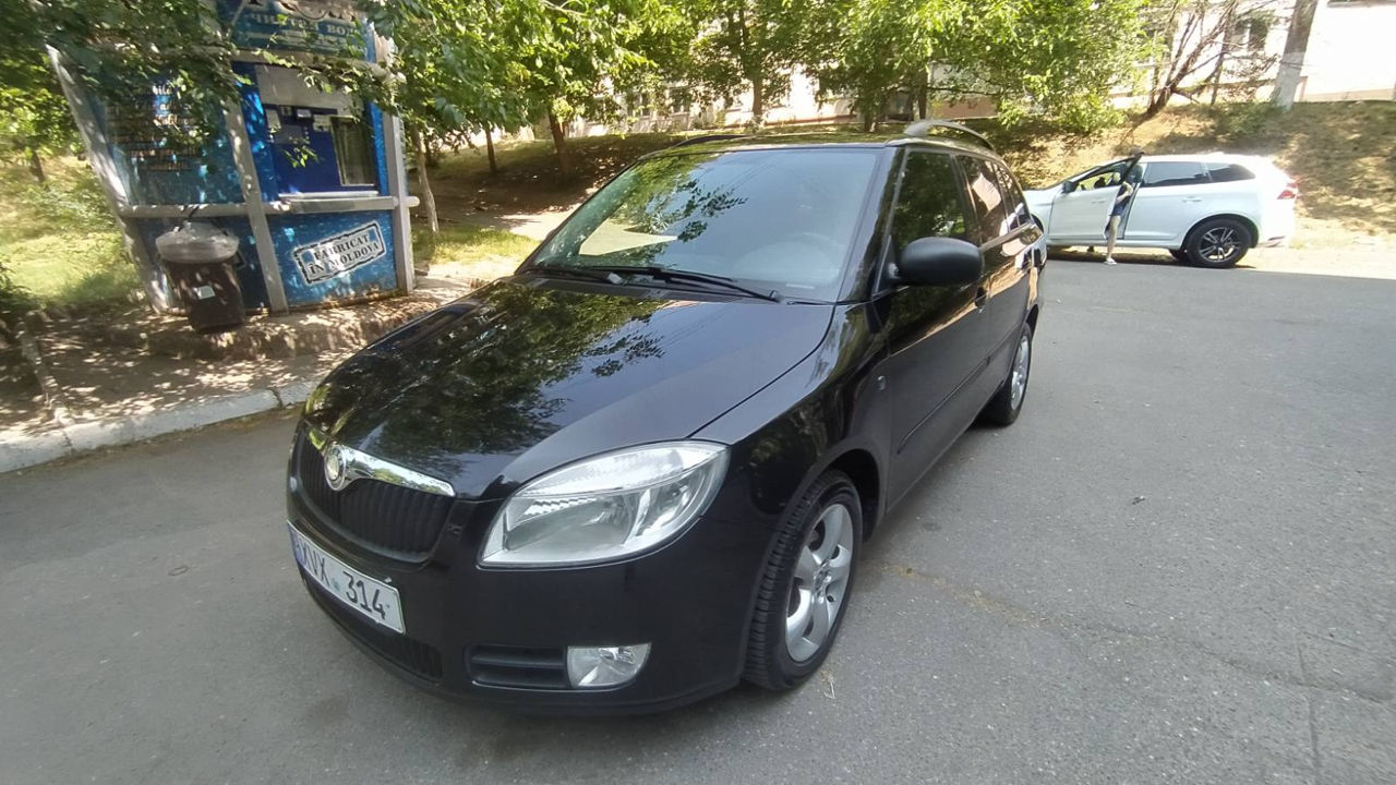 Skoda Fabia фото 1