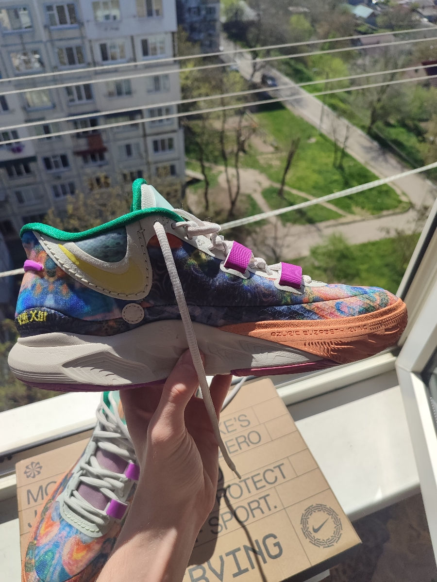 Nike kyrie 8 foto 2