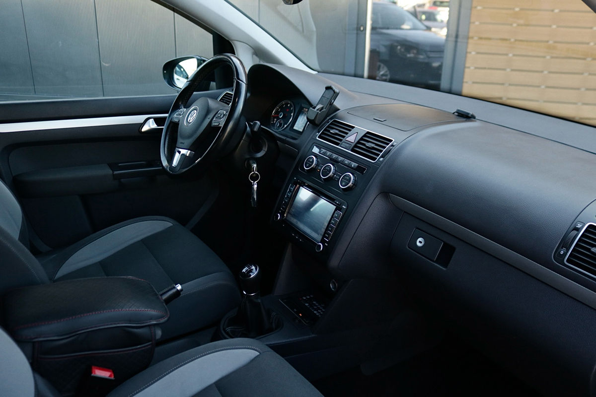 Volkswagen Touran фото 8