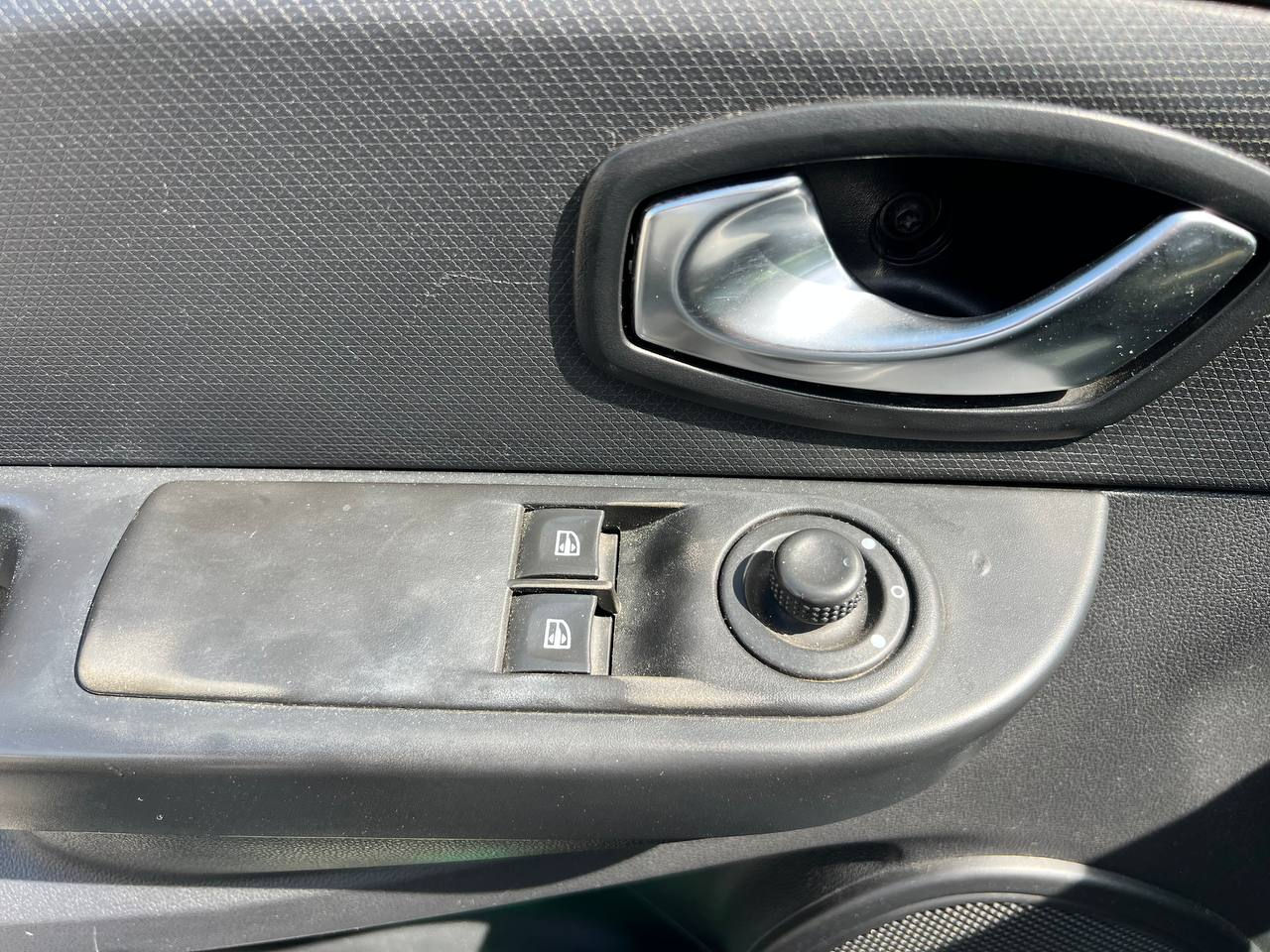 Renault Clio foto 6