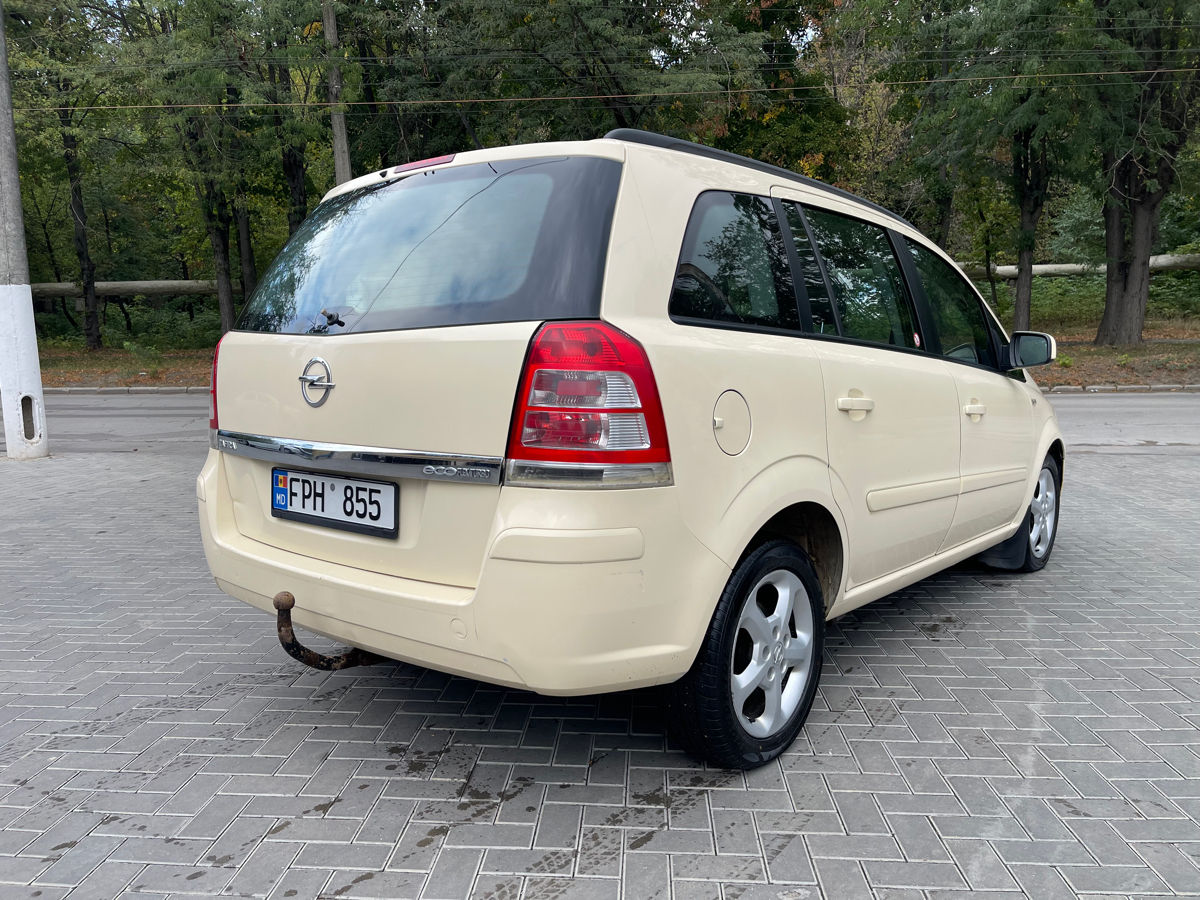 Opel Zafira фото 3