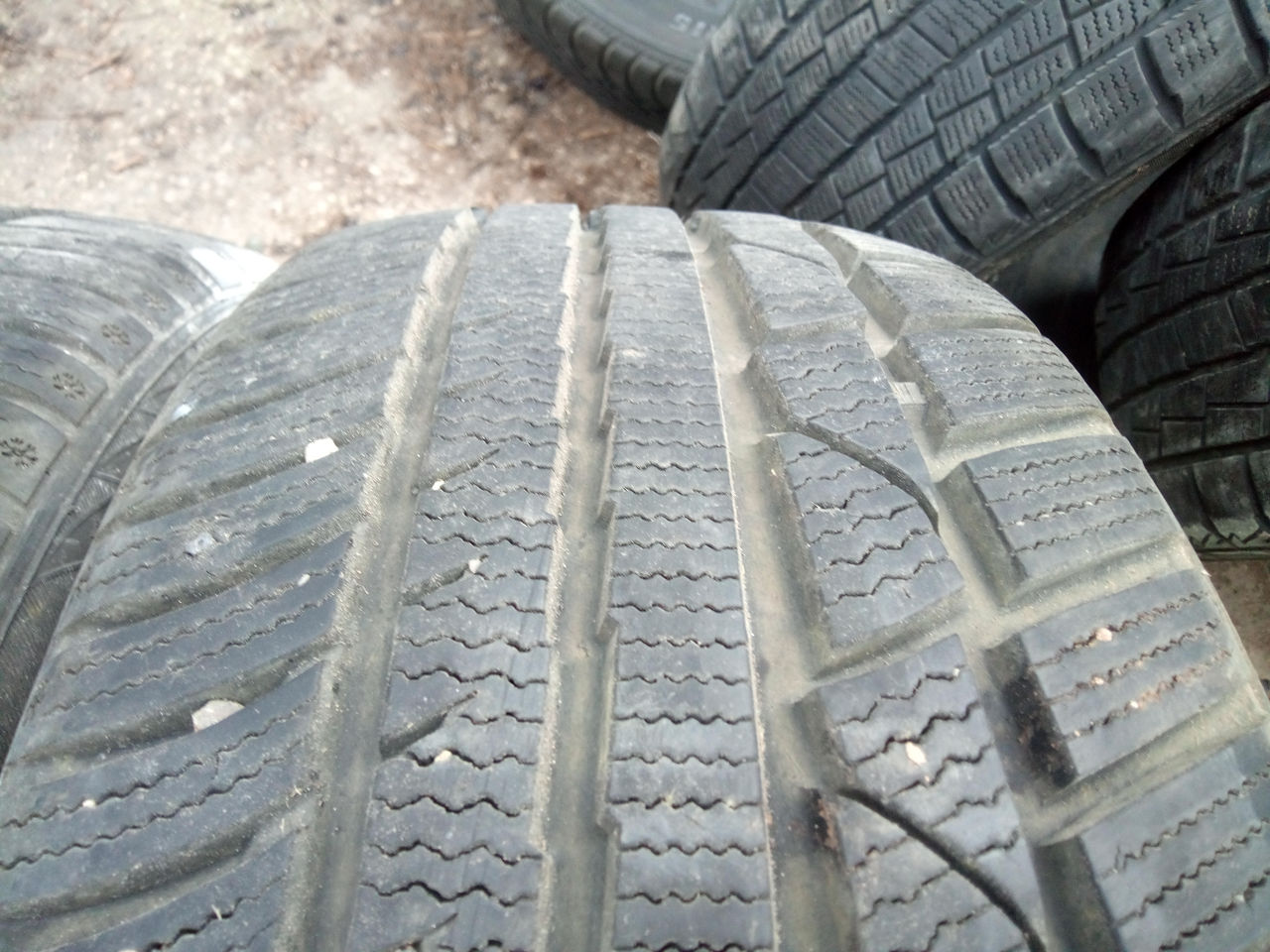 215/45R17 2Bucati 80% foto 0