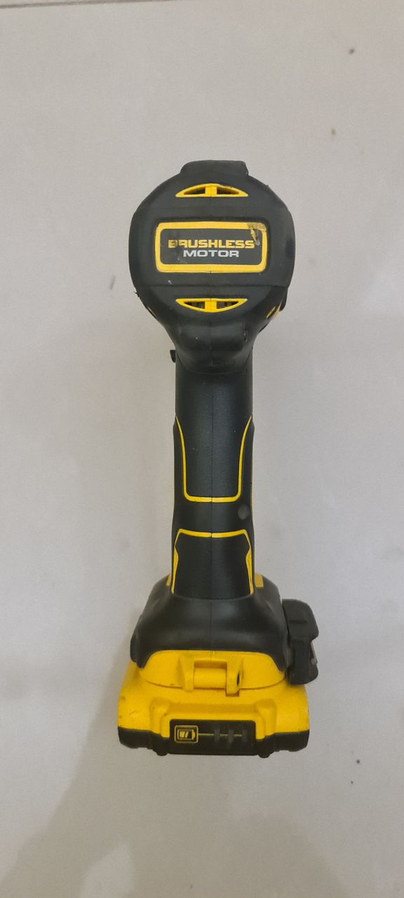Vind  Dewalt DCD 795 cu baterie de 2.0 AH. foto 2