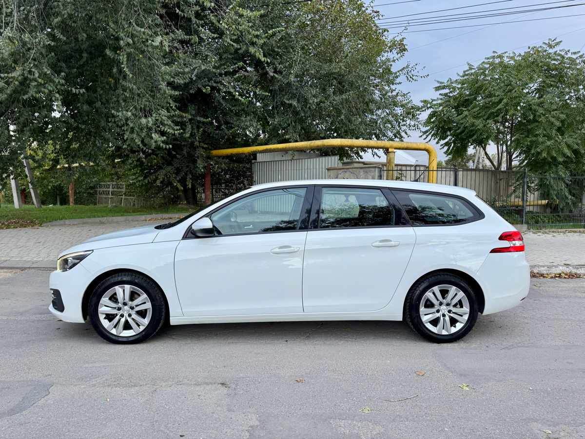 Peugeot 308 foto 1