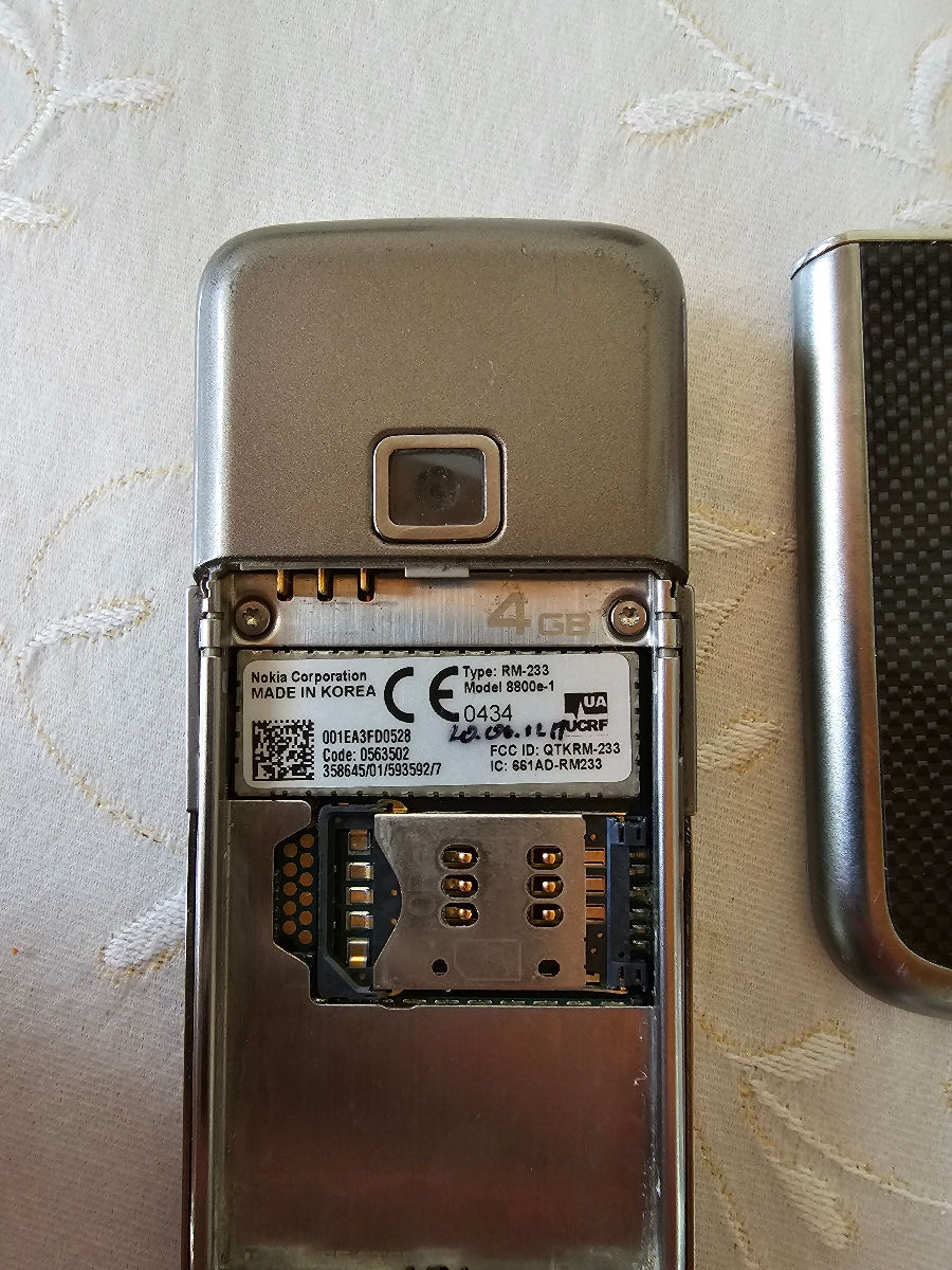 Nokia 8800 Arte Carbon foto 4