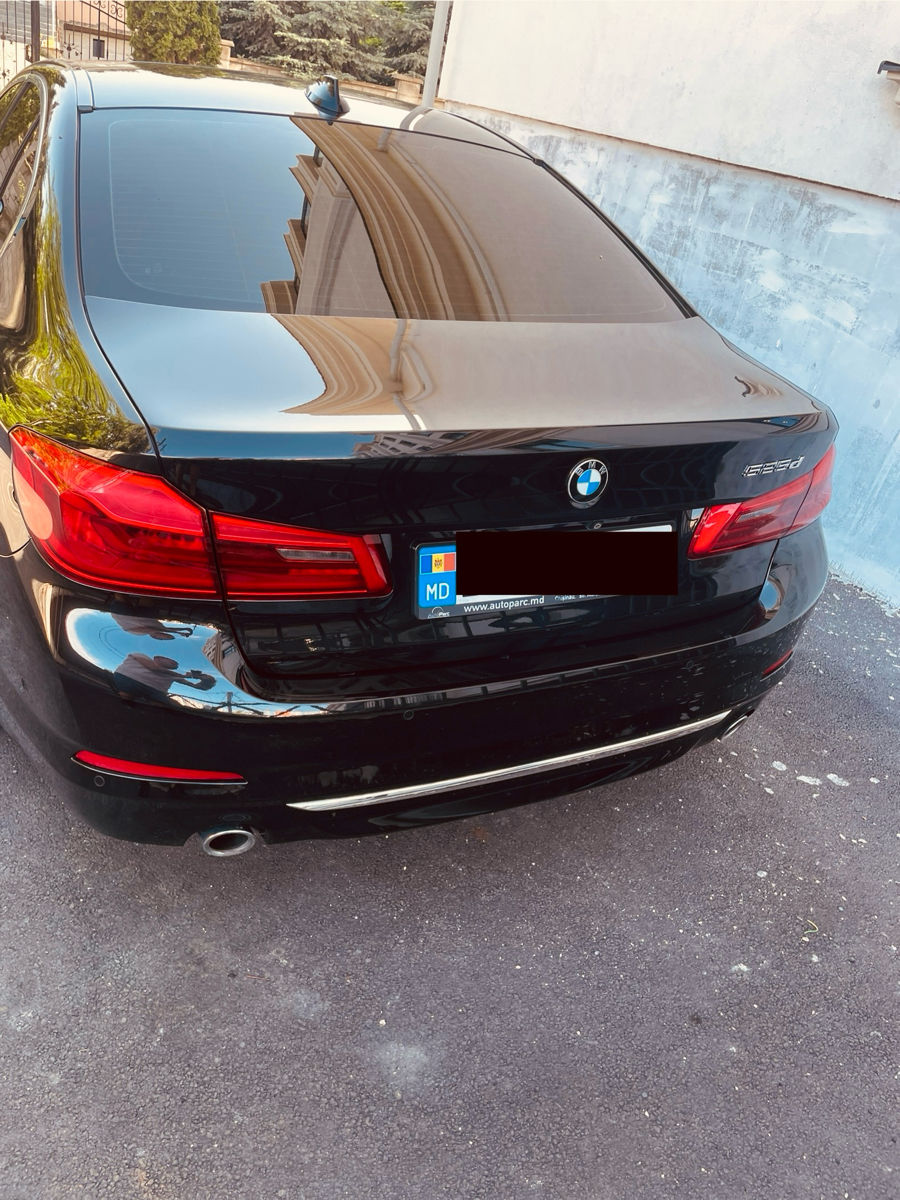 BMW 5 Series foto 3