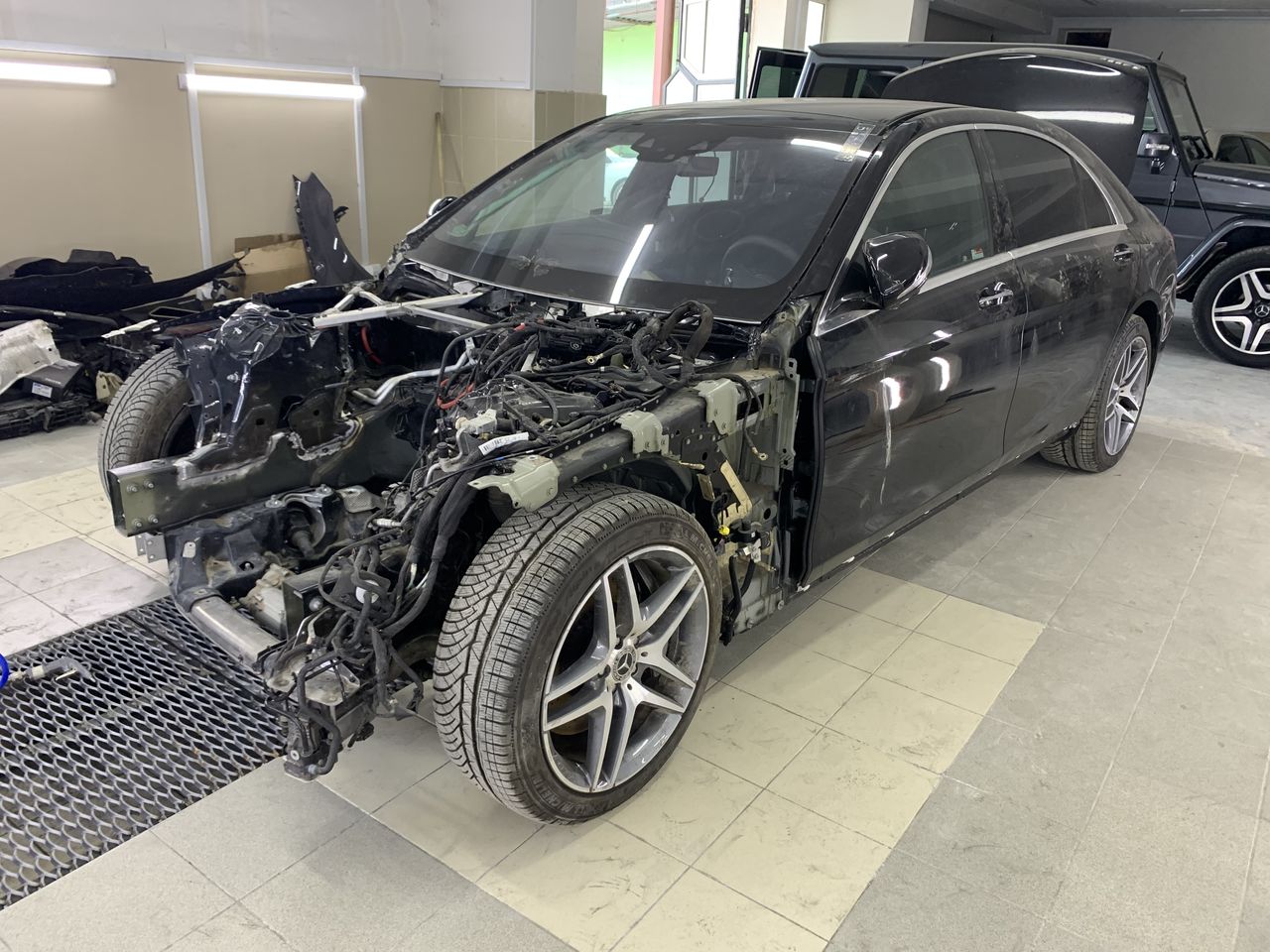 Vopsire auto in camera noua рихтовка покраска можно по перечислению с НДС foto 6