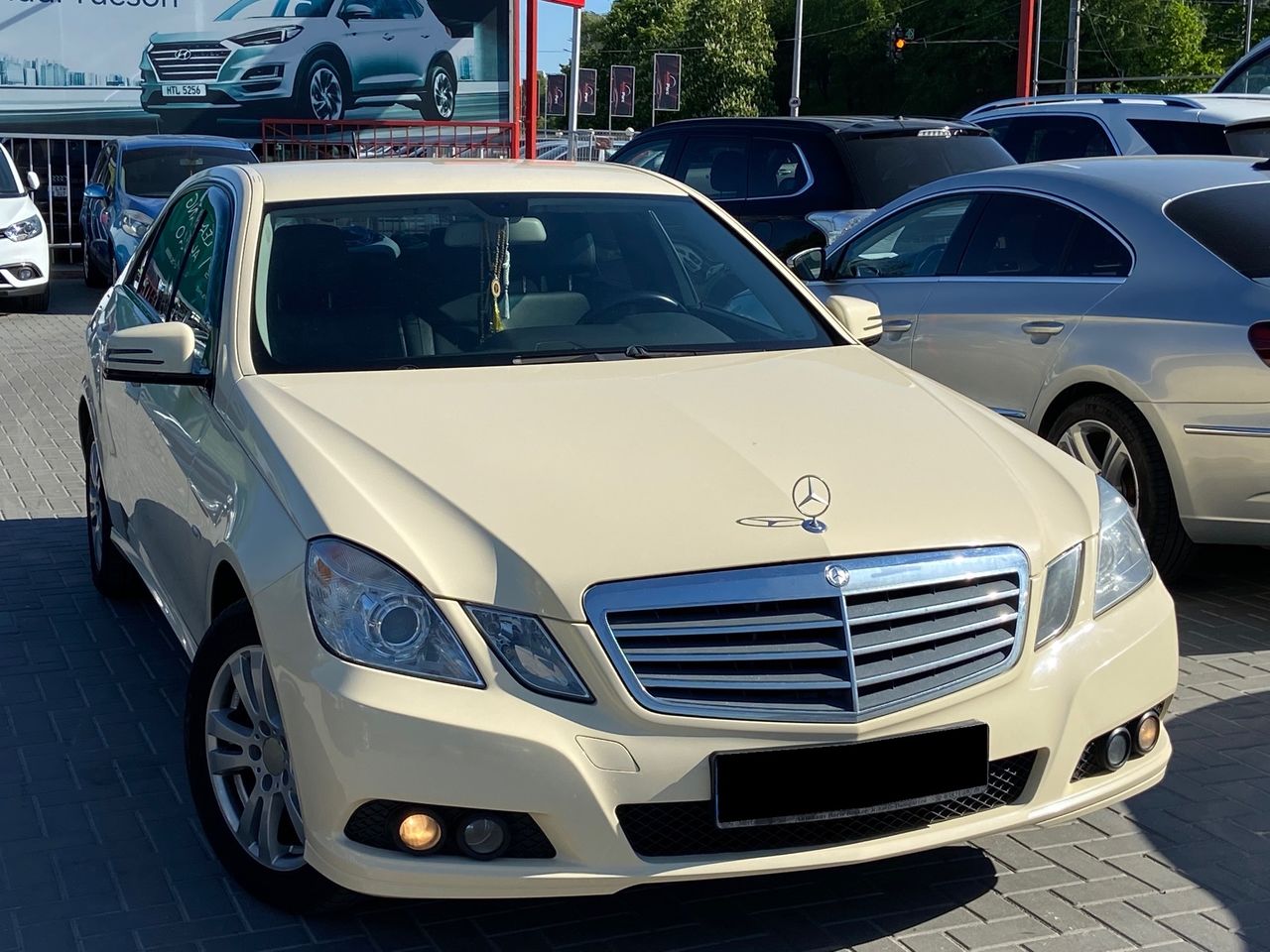 Mercedes E-Class foto 0