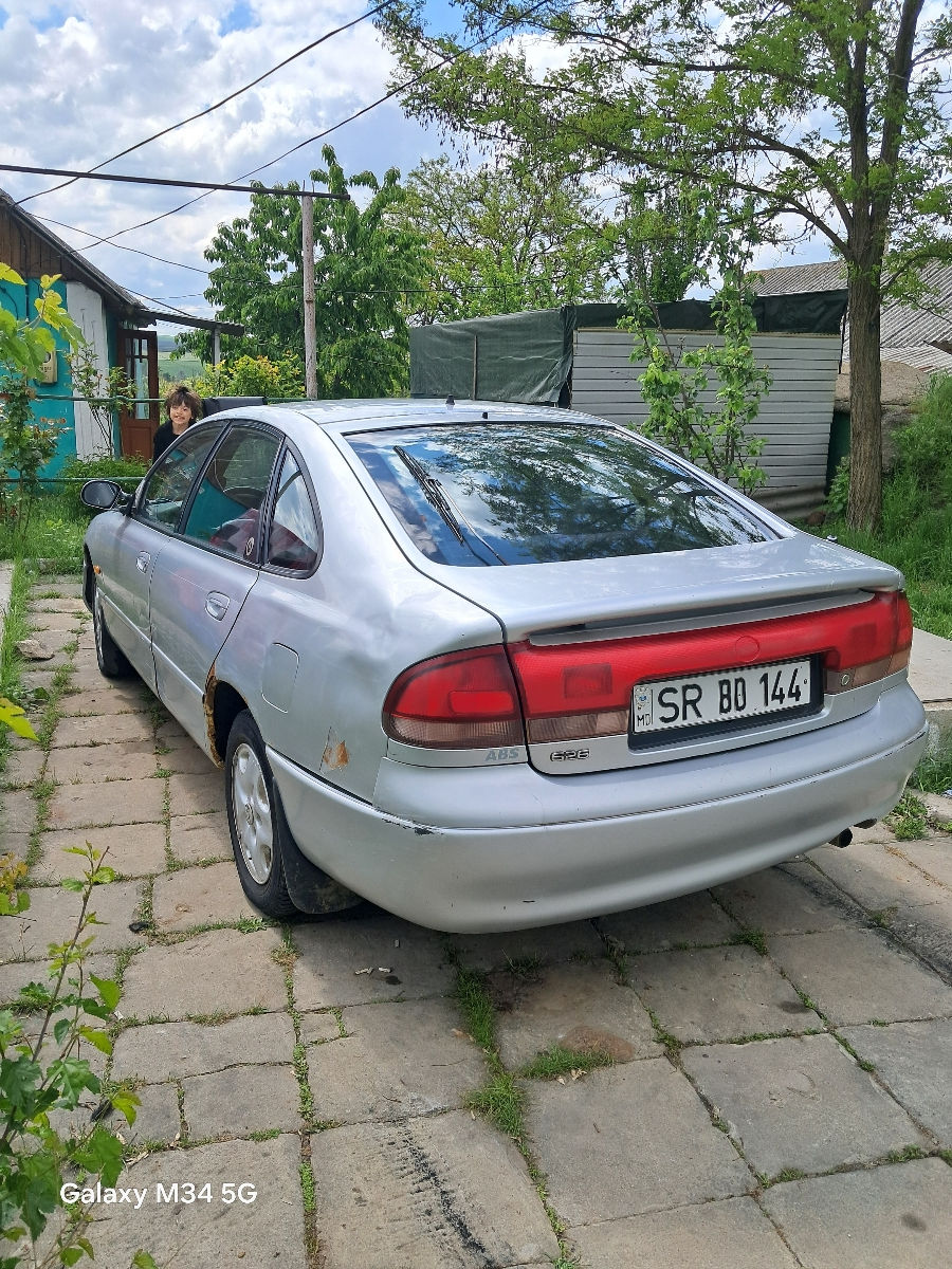 Mazda 626 foto 3