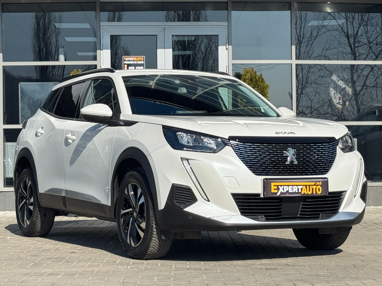 Peugeot 2008 — fotografia 3