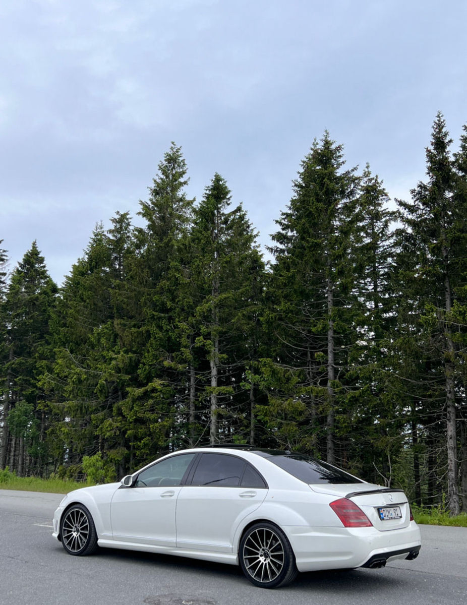 Mercedes S-Class foto 1