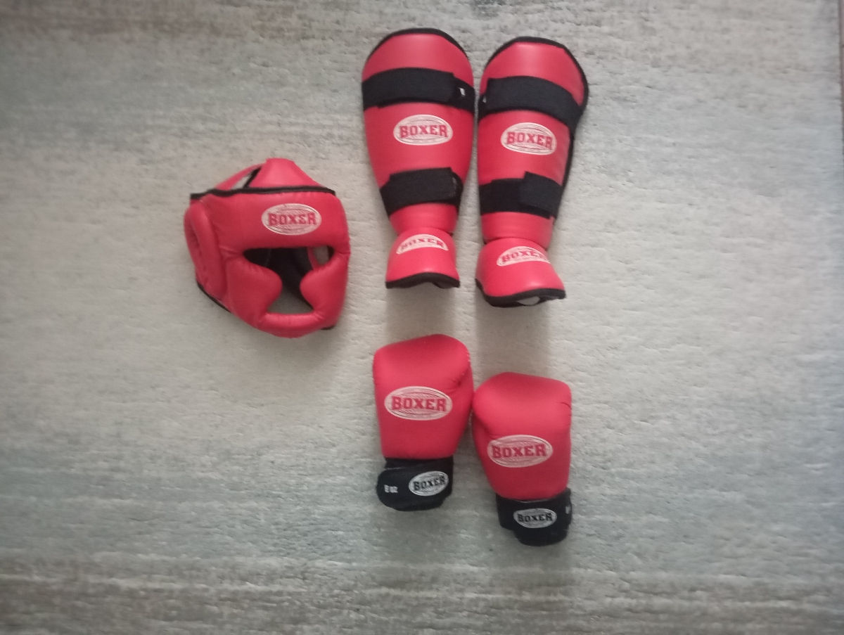 Echipament de kickboxing  foto 0
