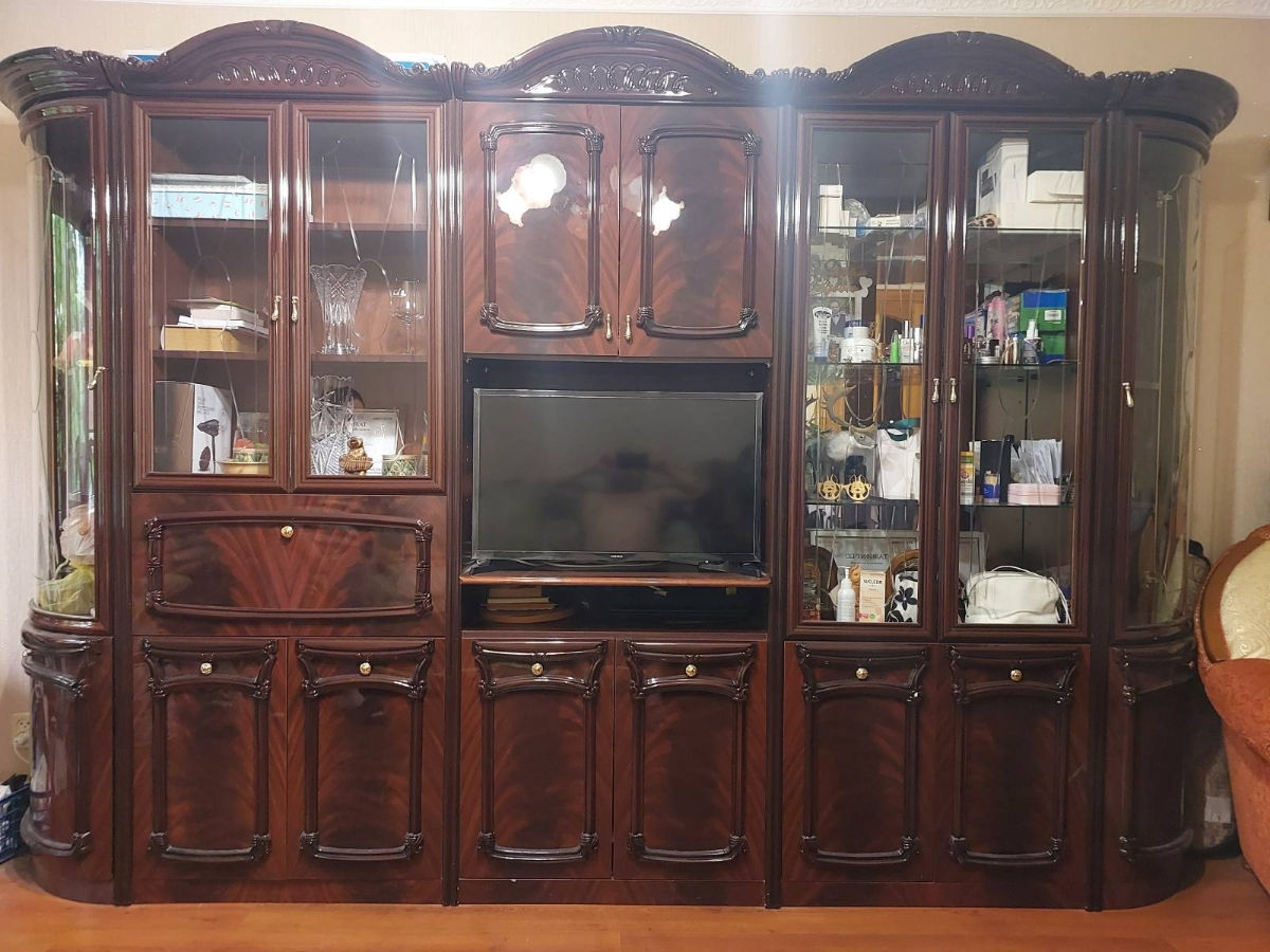 Vind mobilier Italian cu elemente din lemn stare ideala фото 0
