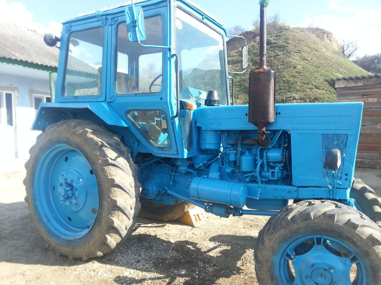 Мтз 80 с большой кабиной. Синий трактор МТЗ 80. МТЗ 80-82. Синий трактор МТЗ 82. Трактор МТЗ 80 82.