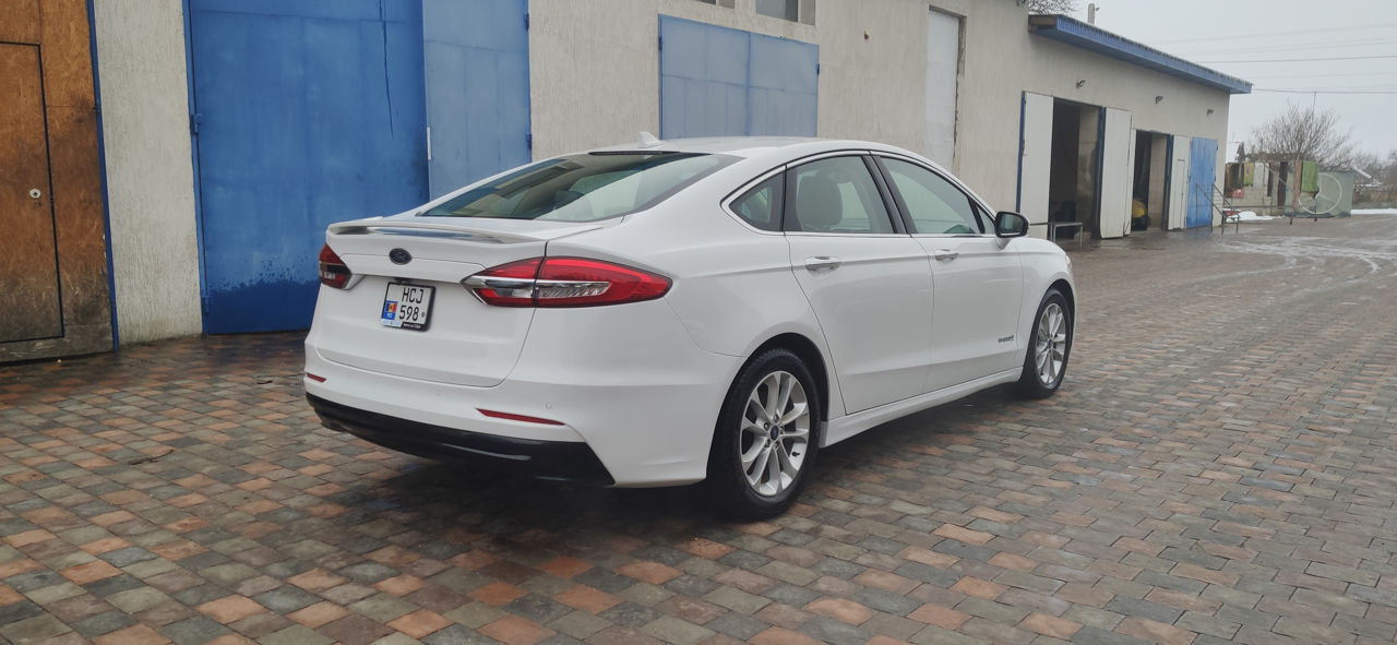 Ford Fusion foto 4