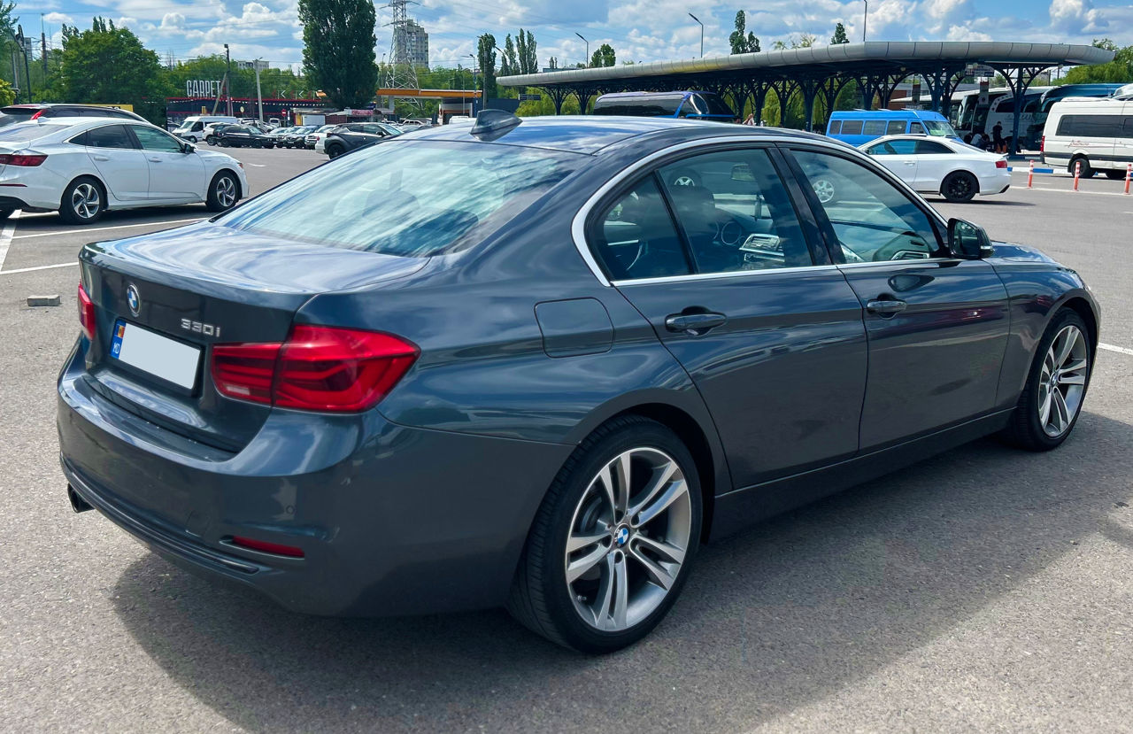 BMW 3 Series foto 4