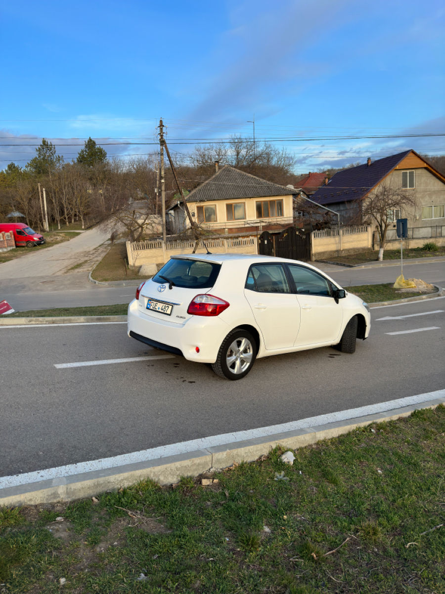 Toyota Auris foto 2