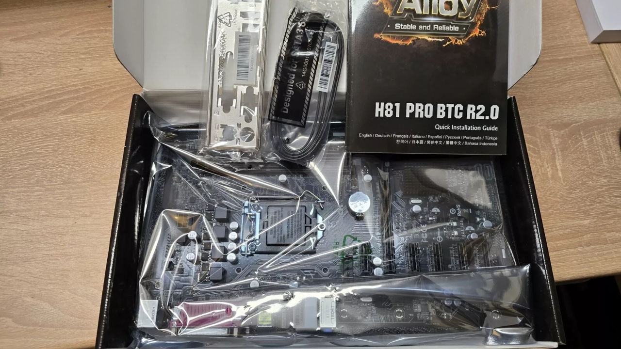 Asrock H81 Pro BTC R2.0 Asrock FM2A68M-HD+ фото 1