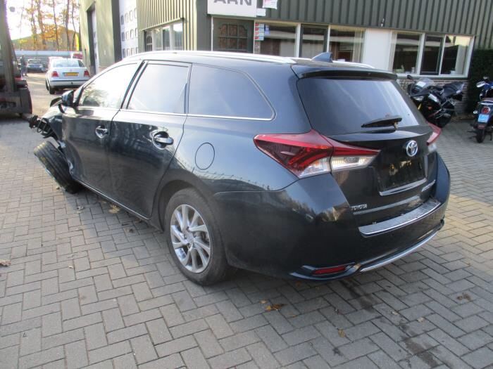 Запчасти на toyota auris  hybrid foto 3