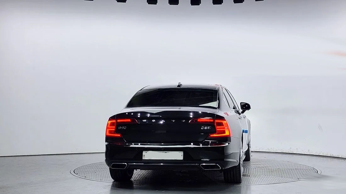 Volvo S90 foto 3